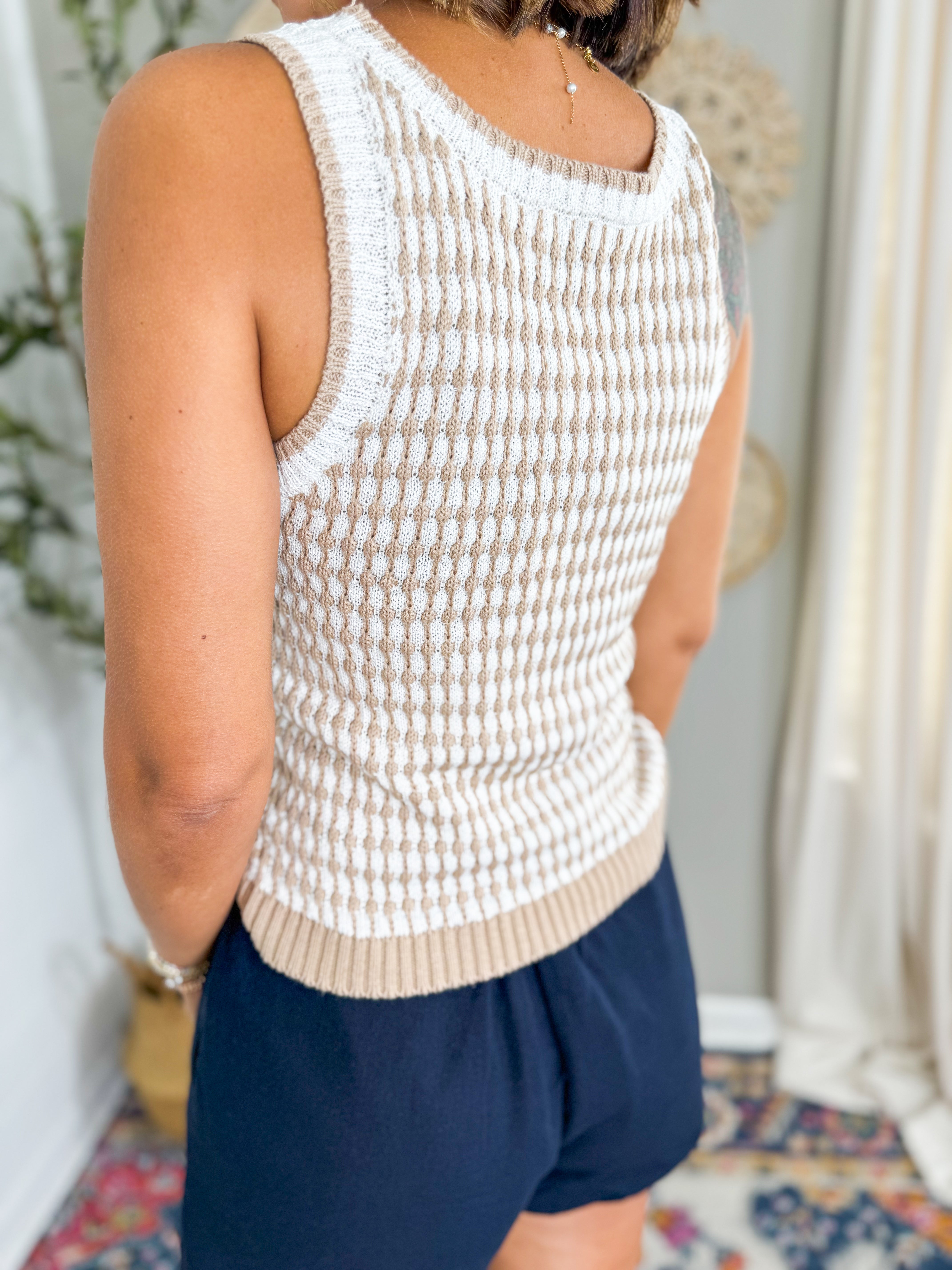 Contrast Knit Sleeveless Lightweight Sweater