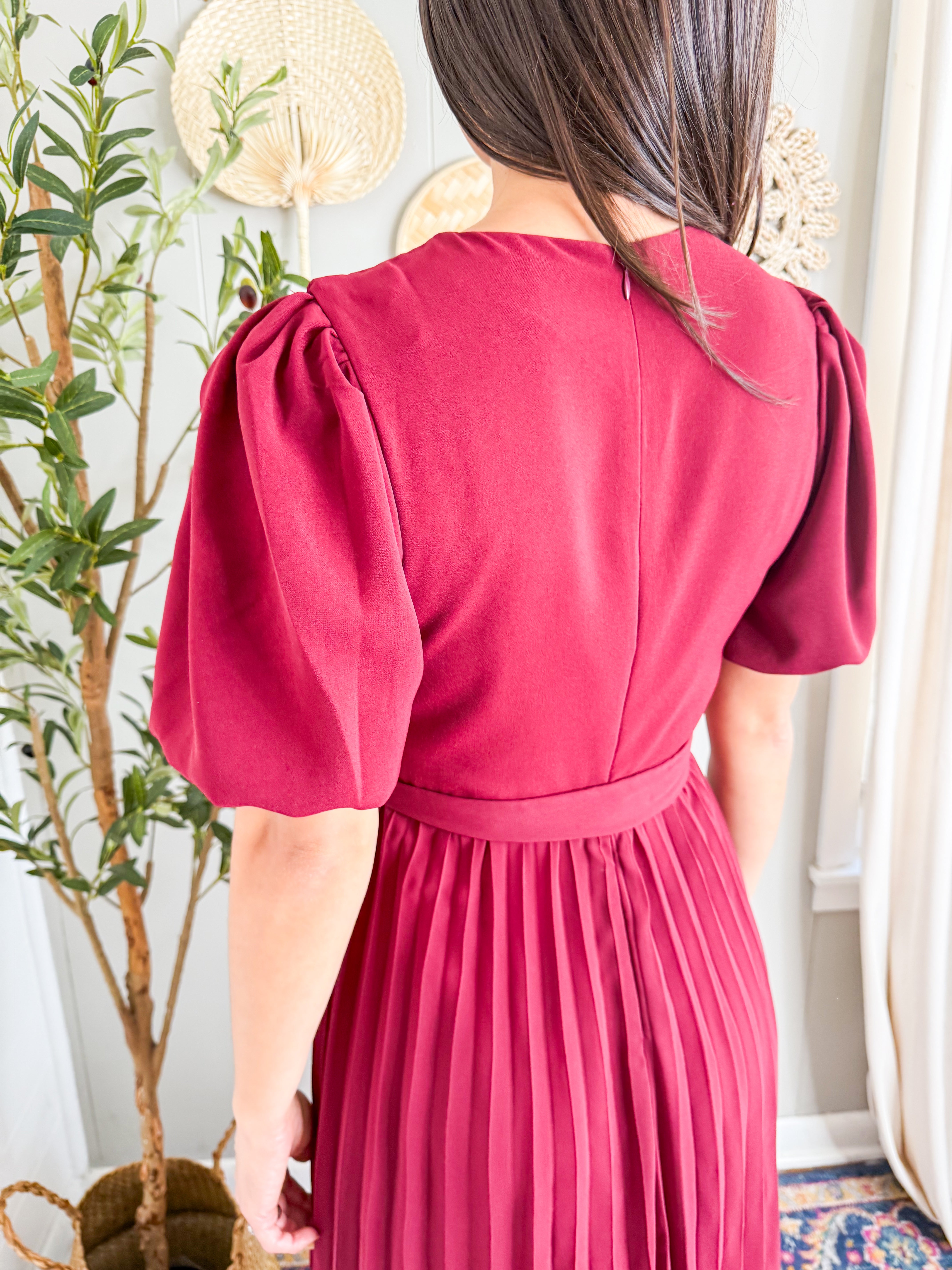 Pleated With Side Slit Detail Round Neck Dress