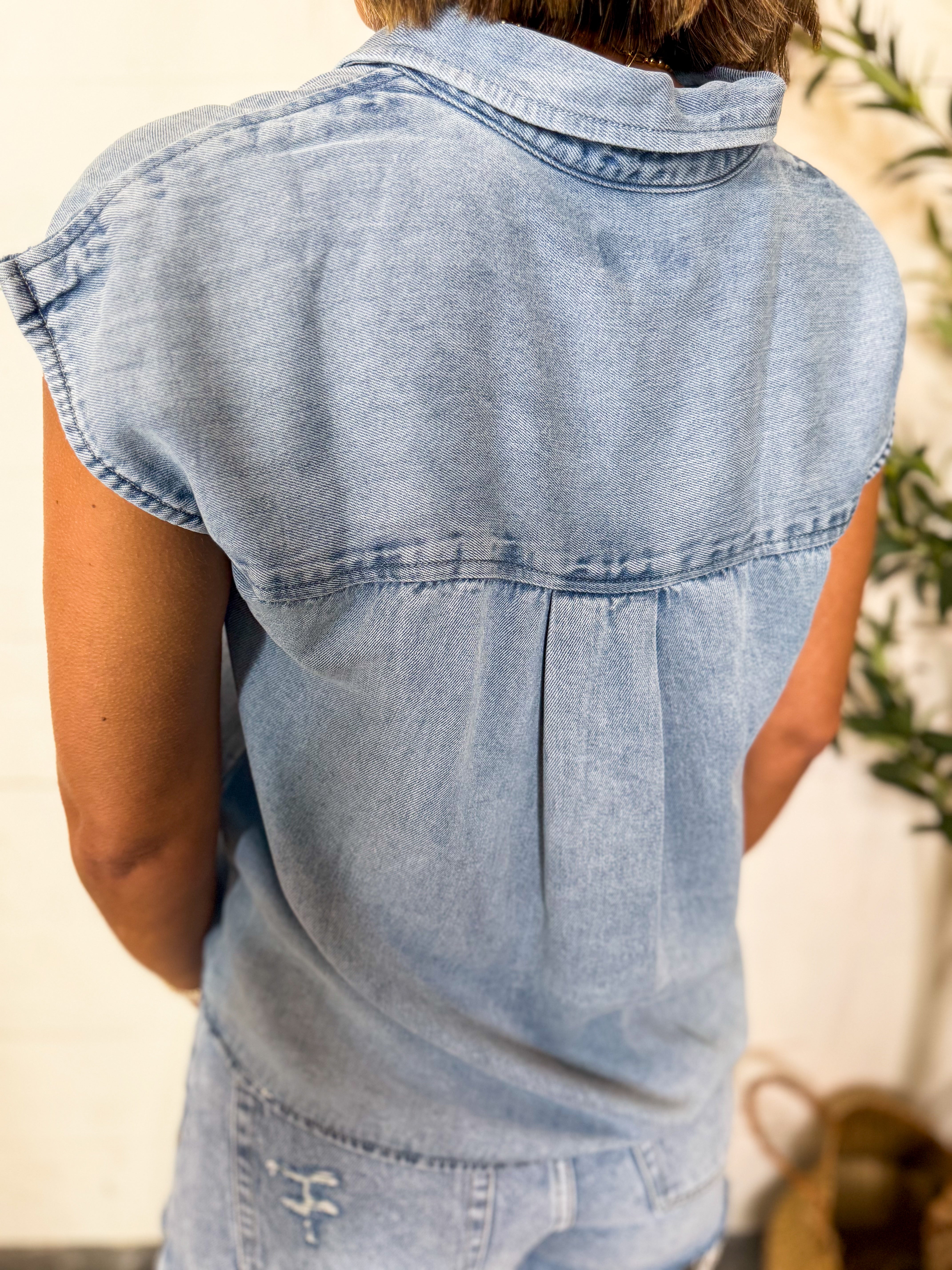 Pike Place Top - Light Denim Wash