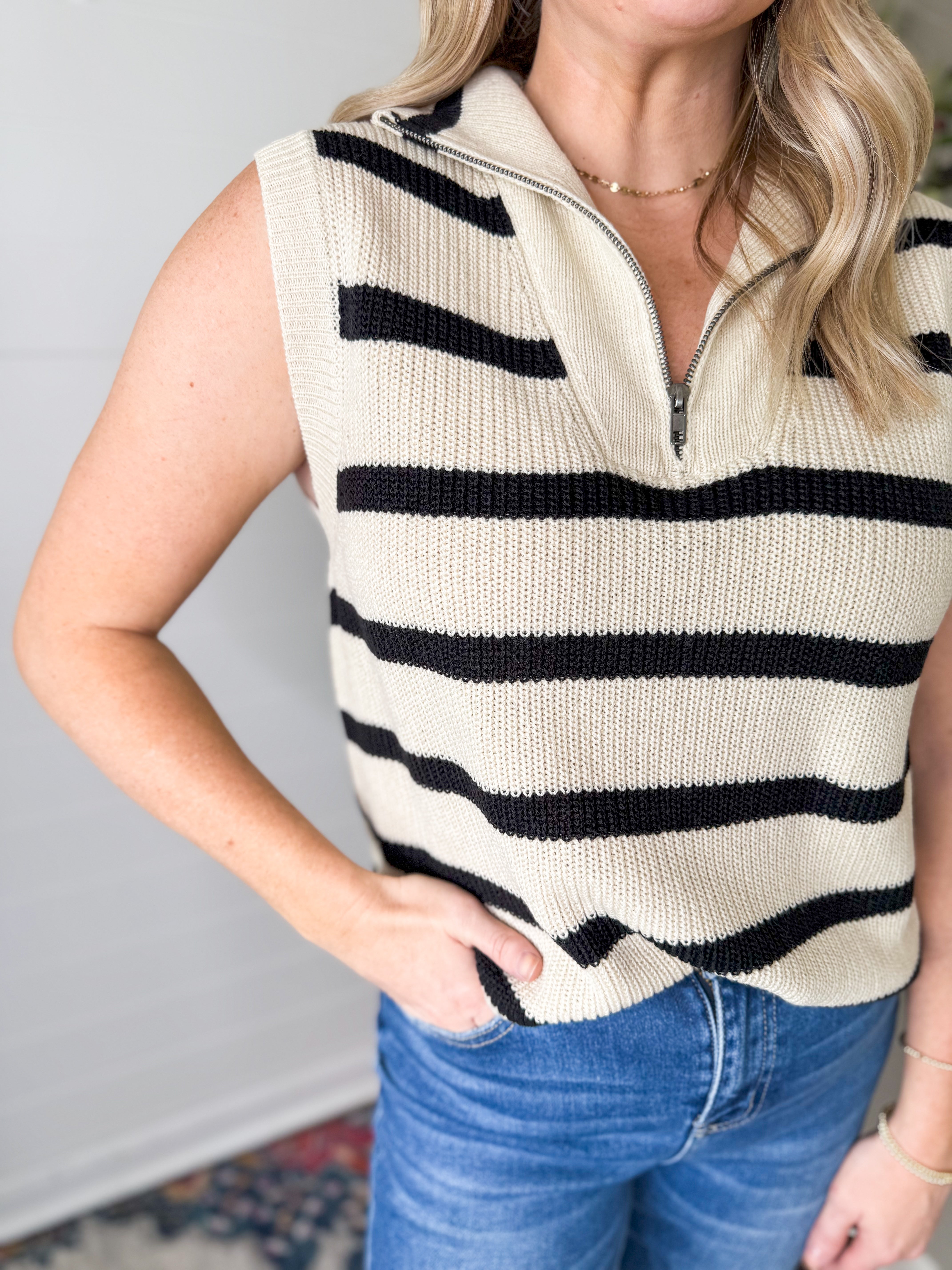 RD Danae Striped Sleeveless Pullover