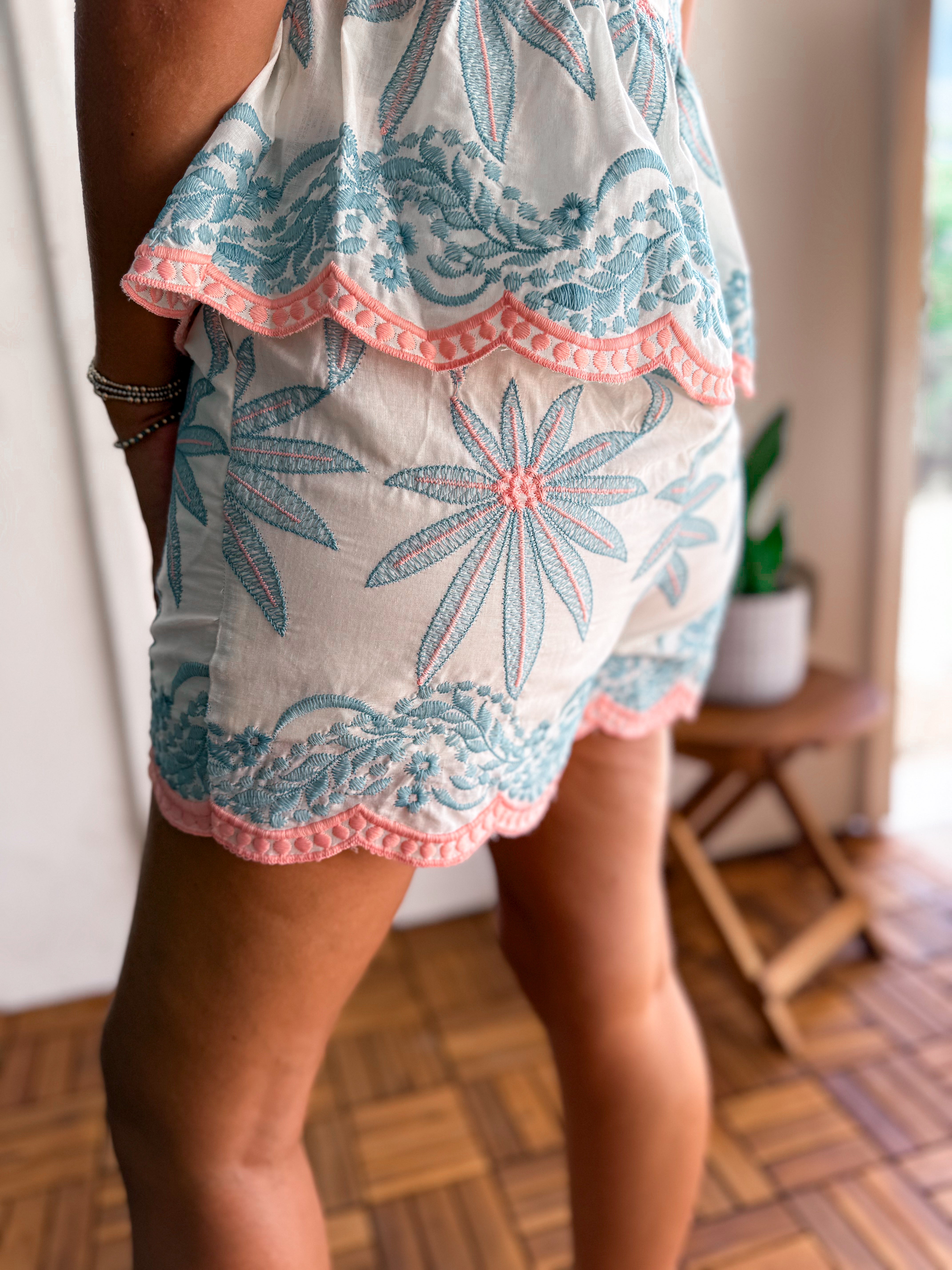 Floral Embroidery Scallop Hem Shorts